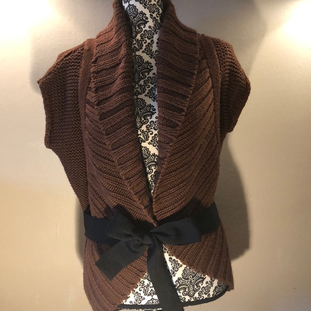 CUTE Sweater Vest w Black Waist Bow